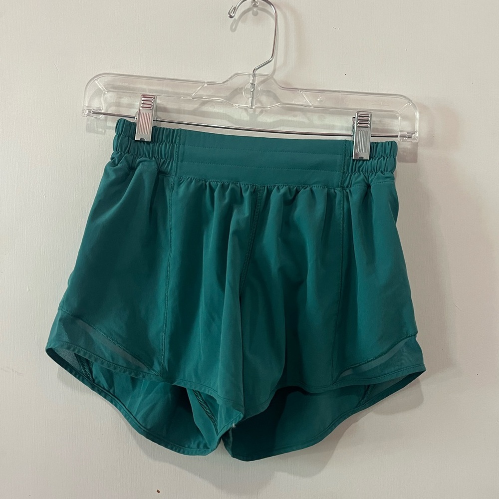 LULU LEMON teal Hottie Hot shorts!!